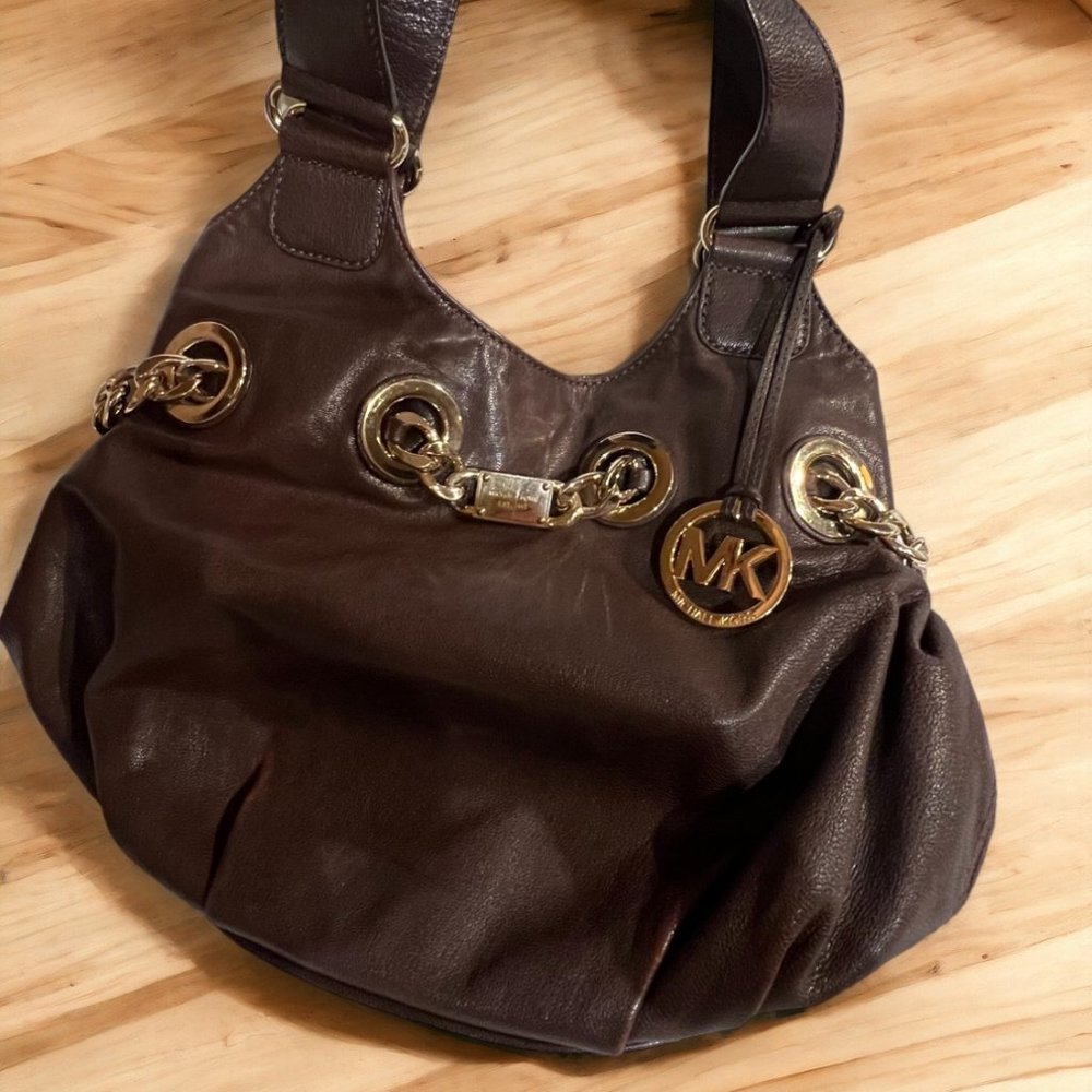 Beautiful Dark Brown Michael Kors Purse with Gold Chain Accents/EX Cond